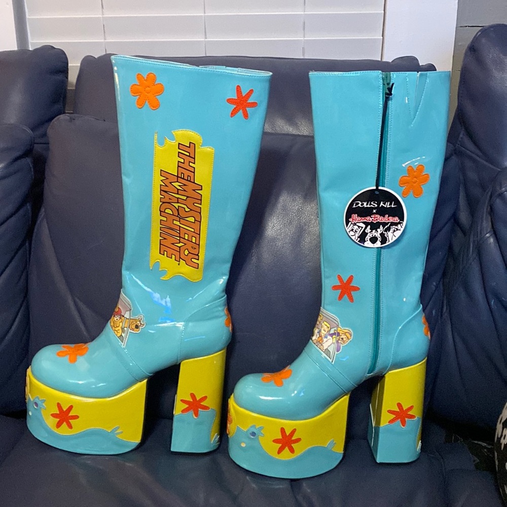 New Dolls Kill Hanna Barbera Scooby Doo platform boots - never worn.